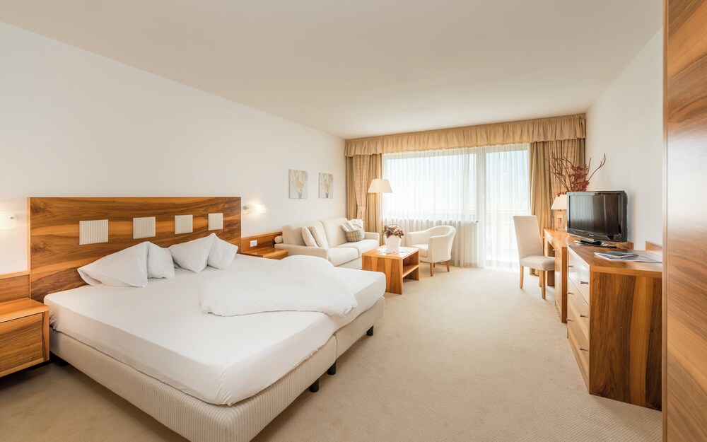 Apple Mathilda View Residence Mathilda in the Vinschgau apple orchard - Refined & simple ...
