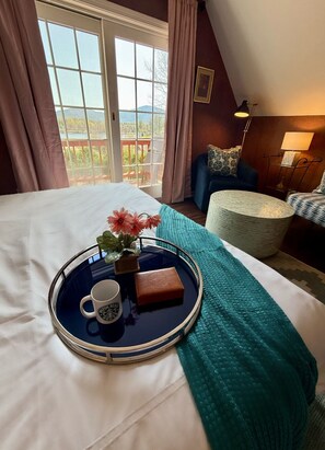 5 bedrooms, iron/ironing board, free WiFi, bed sheets