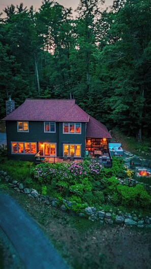 Exterior - Lakeview Lodge|Hot Tub|9 Beds|Pet Friendly|Dock Slip|Lake Views| (Bolton Landing)