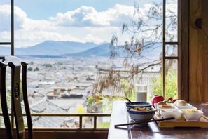 Restaurant - Lijiang Fengyasong Wenjinyuan Chinese Inn · Naxi Guyuan (Lijiang)