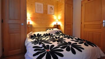 3 dormitorios, tabla de planchar con plancha, cuna de viaje y wifi