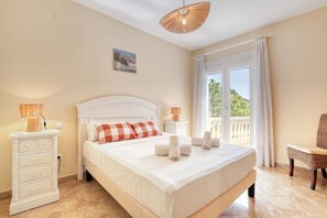 4 多间卧室、办公桌、熨斗/熨衣板、WiFi