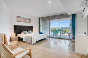 2 soverom, skrivebord, strykejern/-brett og wi-fi