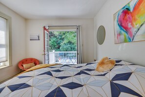 2 bedrooms, iron/ironing board, free WiFi, bed sheets