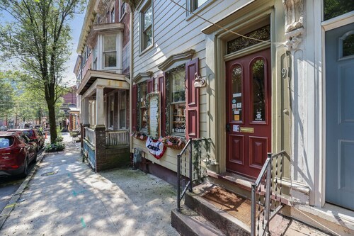 In the Heart of Jim Thorpe (with your own parking)