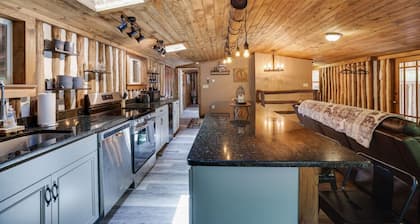 Cozy Log Cabin in Jim Thorpe