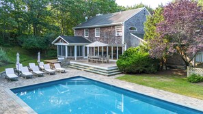 Et oppvarmet basseng