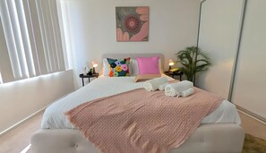 2 soverom, strykejern/-brett, wi-fi (inkludert) og sengetøy