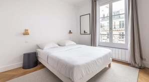 2 bedrooms, iron/ironing board, WiFi, bed sheets - Marais, beautiful apartment, Close to Place des Vosges (Paris)