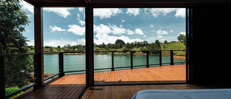 4 室のベッドルーム、アイロン / アイロン台、WiFi、ベッドシーツ