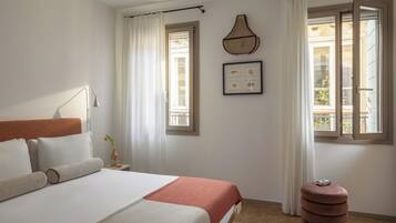 Soundproofing, free WiFi