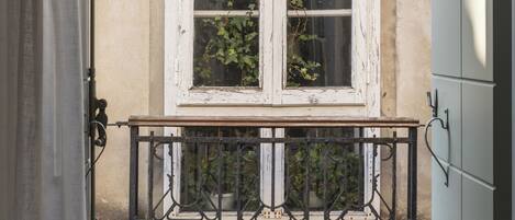 高級客房 | 隔音、免費無線上網