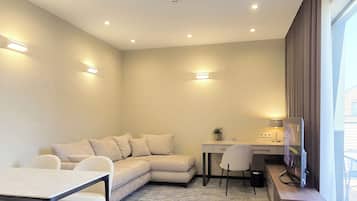 Junior Suite | 1 bedroom, minibar, in-room safe, soundproofing