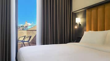 Junior Suite | 1 bedroom, minibar, in-room safe, soundproofing