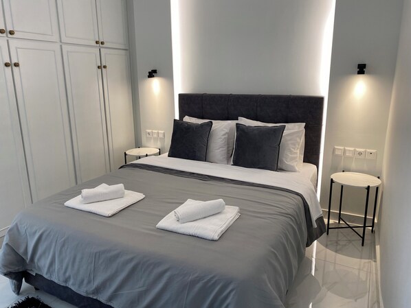 2 soverom, skrivebord, strykejern/-brett og wi-fi (inkludert)