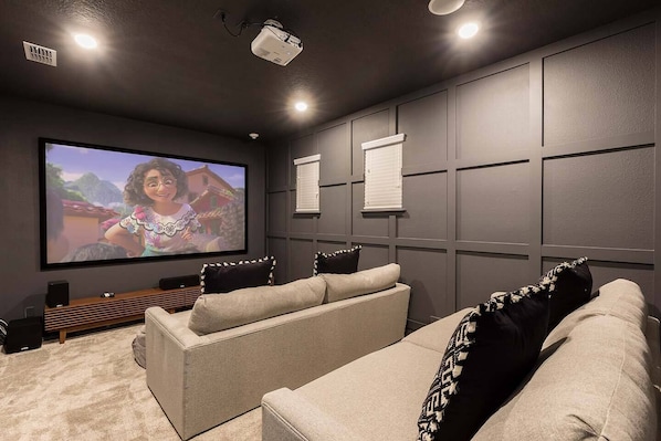Smart TV, mesa de pingue-pongue