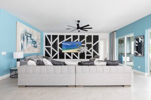 TV connectée, baby-foot, table de tennis de table