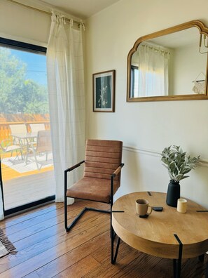 Interior - Spacious 4-bedroom house in Great Bend, KS with, Backyard Deck, Ping Pong Table (Great Bend)