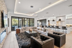 TV connectée, jeux vidéo, baby-foot, table de tennis de table