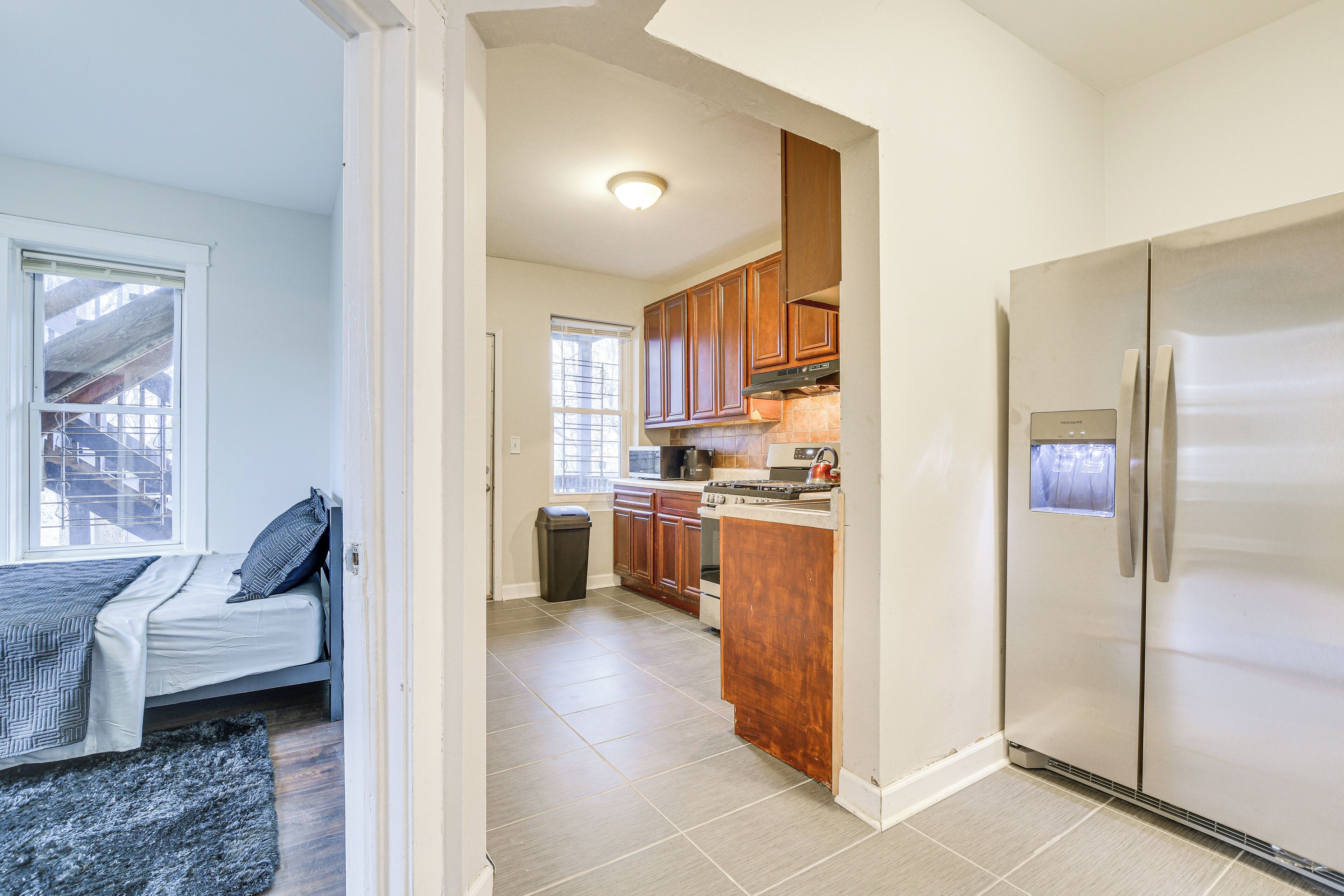 Microwave, oven, stovetop, coffee/tea maker