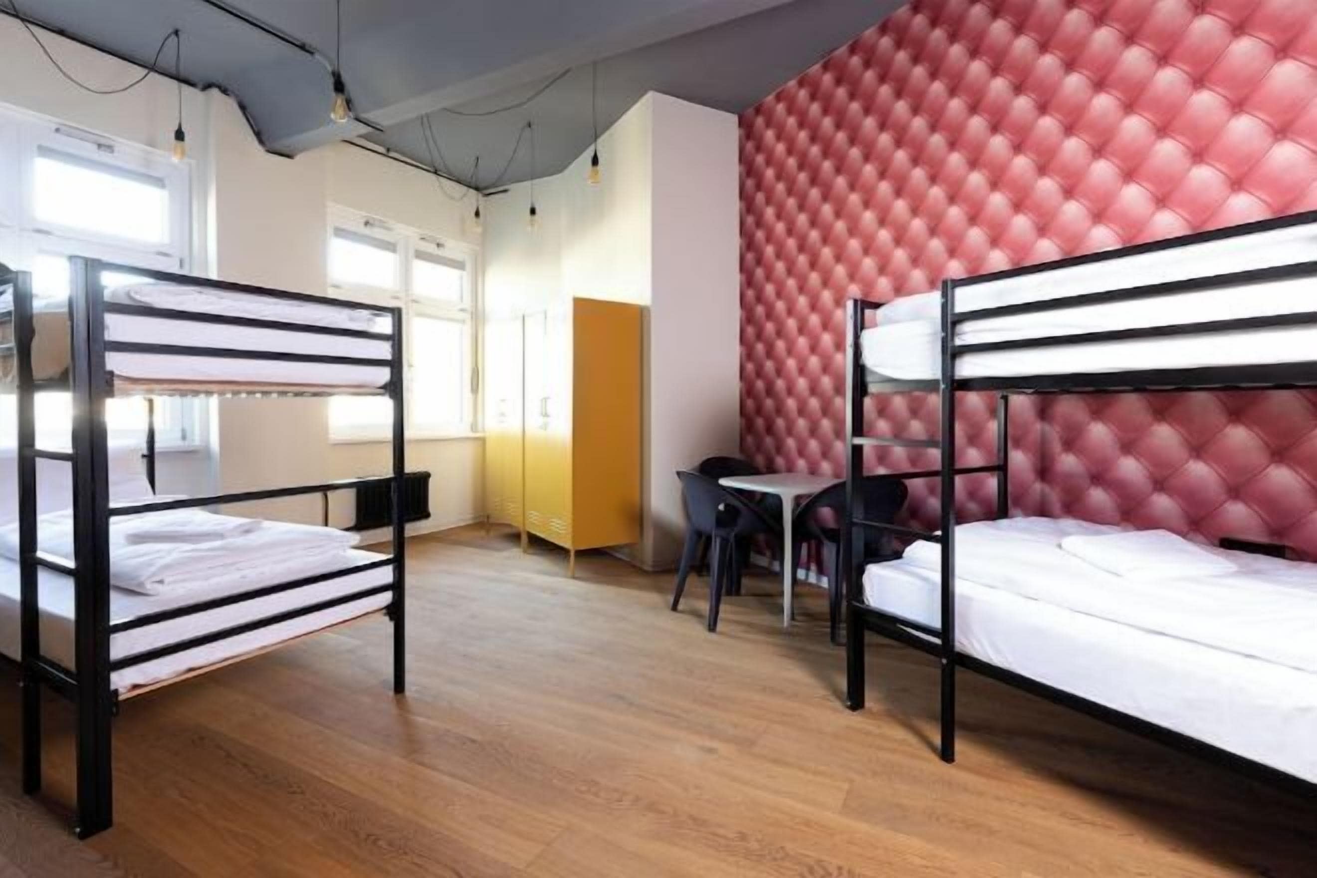 Allergikerbettwaren, Schreibtisch, kostenloses WLAN, Bettwäsche