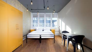 Habitación básica doble, baño compartido | Ropa de cama hipoalergénica, escritorio, wifi gratis y ropa de cama