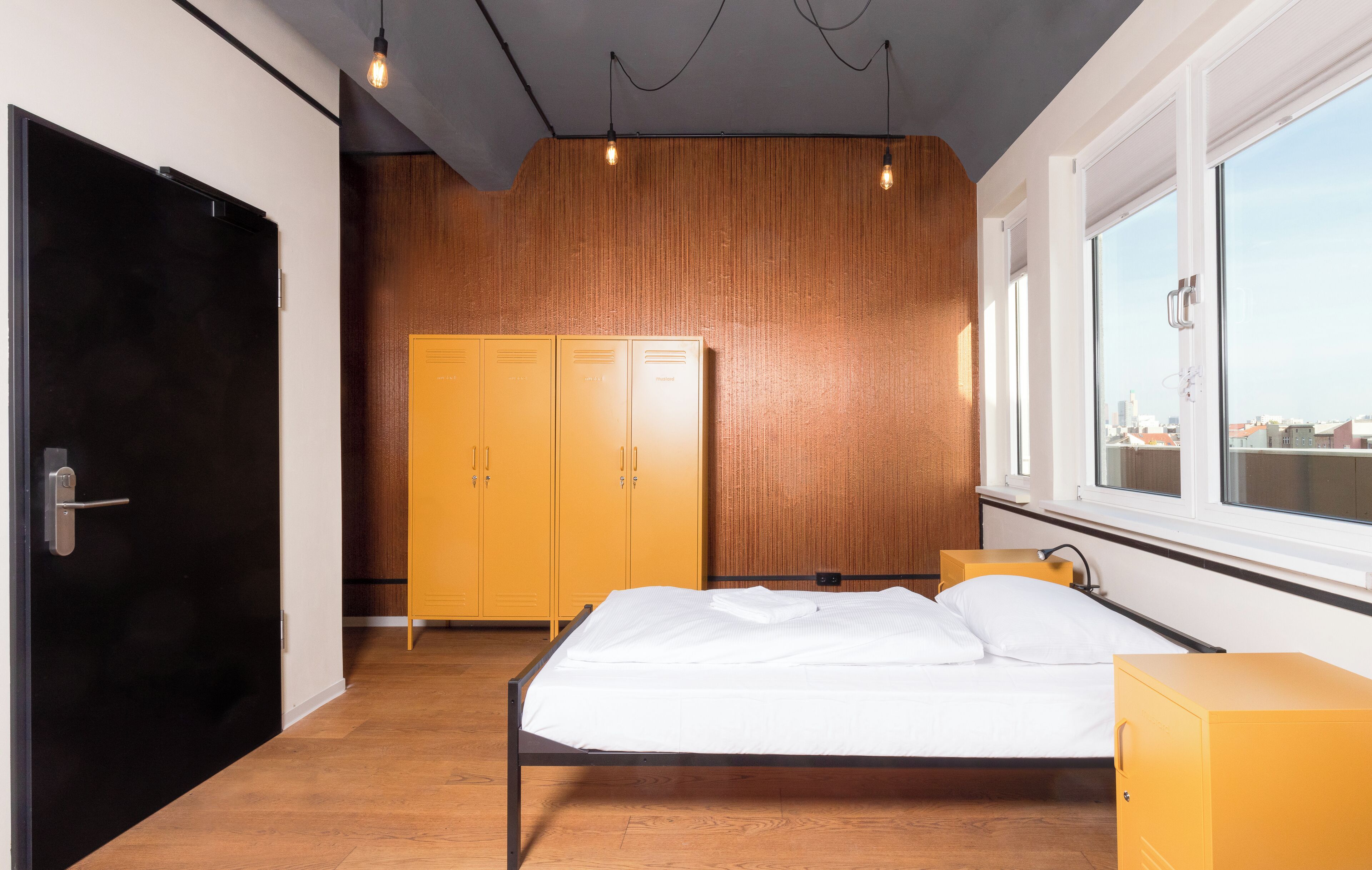 Basic-Doppelzimmer, Gemeinschaftsbad | Allergikerbettwaren, Schreibtisch, kostenloses WLAN, Bettwäsche