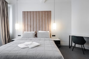 Quarto casal luxo | 1 quarto, roupas de cama premium, edredons de pluma