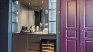 Standard Apartment | Private kitchen | Mini-fridge, coffee/tea maker, electric kettle