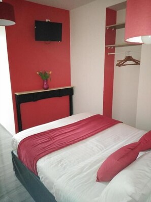 Kamar Double Klasik | Brankas, tirai kedap cahaya, dan Wi-Fi gratis