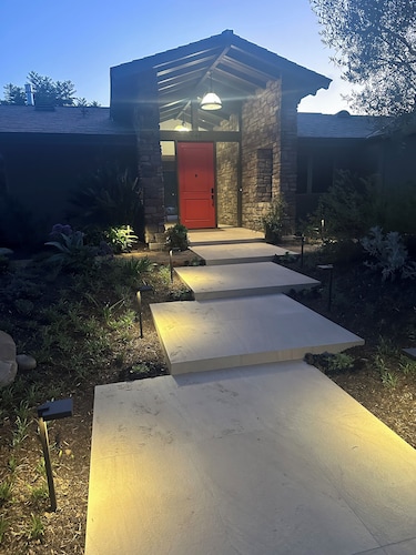 Luxurious 6-bedroom nature retreat in charming Camarillo