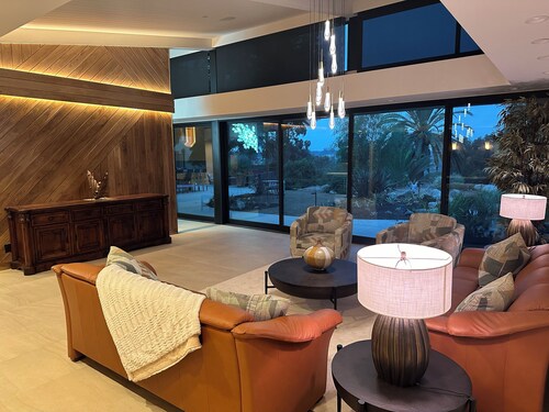 Luxurious 6-bedroom nature retreat in charming Camarillo