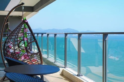 Huizhou Xiaojing Bay Guanhaiju Resort Hotel