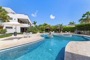 Outdoor pool - Luxury Penthouse JSLUX A15 with private rooftop terrace (Willemstad)