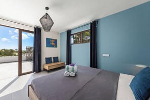 2 bedrooms, in-room safe, iron/ironing board, travel cot - Luxury Penthouse JSLUX A15 with private rooftop terrace (Willemstad)