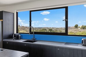 Fridge, microwave, oven, stovetop - Luxury Penthouse JSLUX A15 with private rooftop terrace (Willemstad)