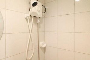 Room - Yuzons Bedspacer and Transient Home Staycation (Parañaque)