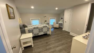4 Schlafzimmer, Schreibtisch, Bügeleisen/Bügelbrett, Reisekinderbett