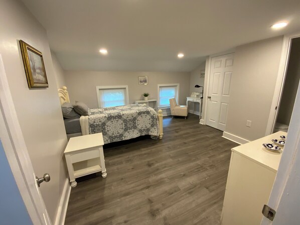 4 bedrooms, desk, iron/ironing board, travel crib - Spacious 4 bedroom house with 2 and a half baths in Kennedyville, Maryland. (Kennedyville)