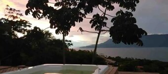 Linda casa Ilhabela com vista maravilhosa