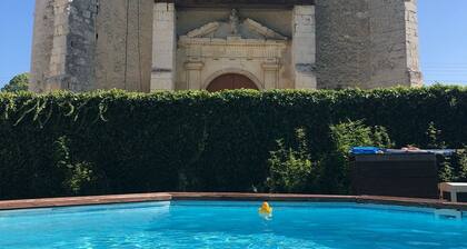 Villa des Cortins swimming pool and SPA area, free WiFi 20 min from Troyes.