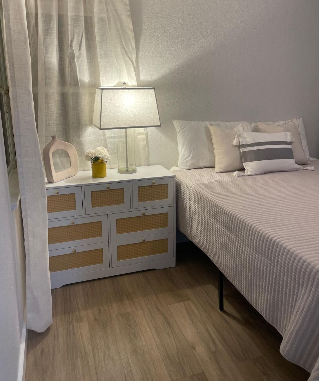 Ferros/tábuas de passar roupa, Wi-Fi, roupa de cama