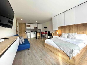 1 habitación, tabla de planchar con plancha, wifi y ropa de cama