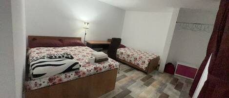 1 bedroom, WiFi, bed sheets