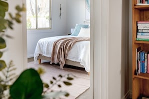 3 bedrooms, iron/ironing board, free WiFi, bed sheets - Loch House - Stay 3 pay 2 (Inverloch)