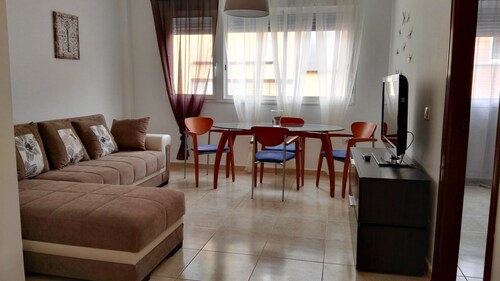 COMFORTABLE APARTMENT WITH GARAGE