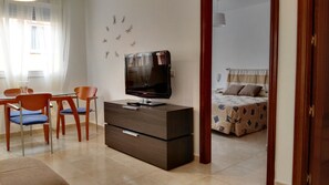 2 dormitoris, planxa i posts de planxar, wifi i roba de llit