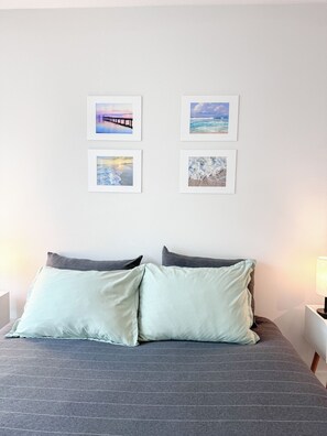 4 bedrooms, desk, iron/ironing board, WiFi - Luxury Townhome - Pool Access - Fast WiFi - Near Beaches & Shopping (Pensacola)