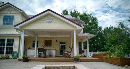 Charming 4-bed, 3-bath home on 2 acres, minutes to Downtown and Norris Lake fun!
