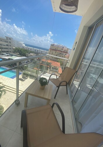 New apartment with all amenities, one minute walking distance to the beach. 